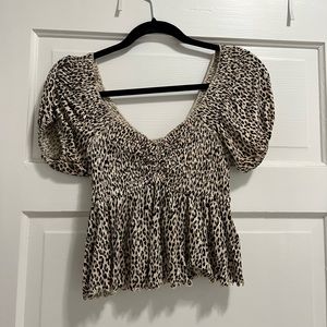 American Eagle Cheetah print puff sleeve top